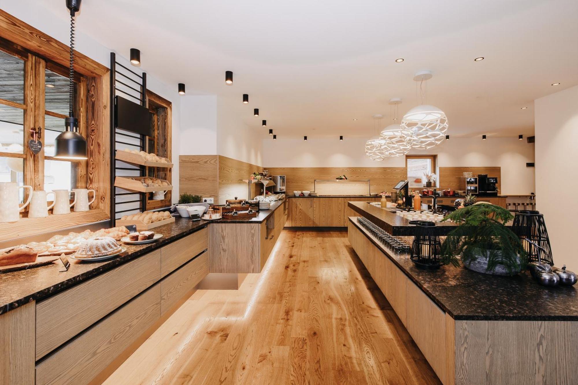 Almgut - Mountain Wellness Hotel Занкт-Марґаретен-ім-Лунґау Екстер'єр фото