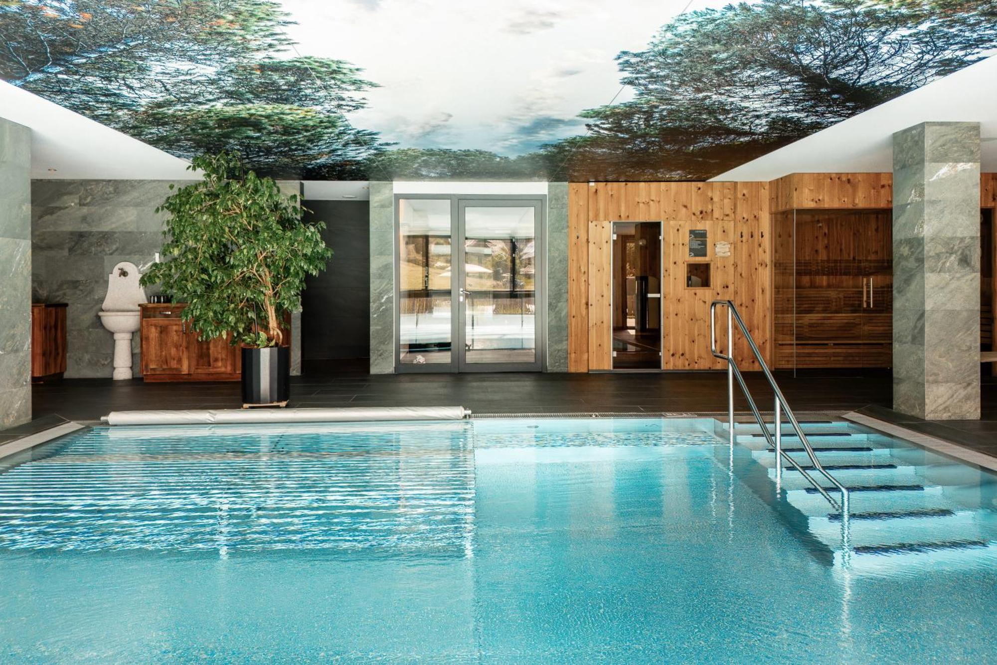Almgut - Mountain Wellness Hotel Занкт-Марґаретен-ім-Лунґау Екстер'єр фото