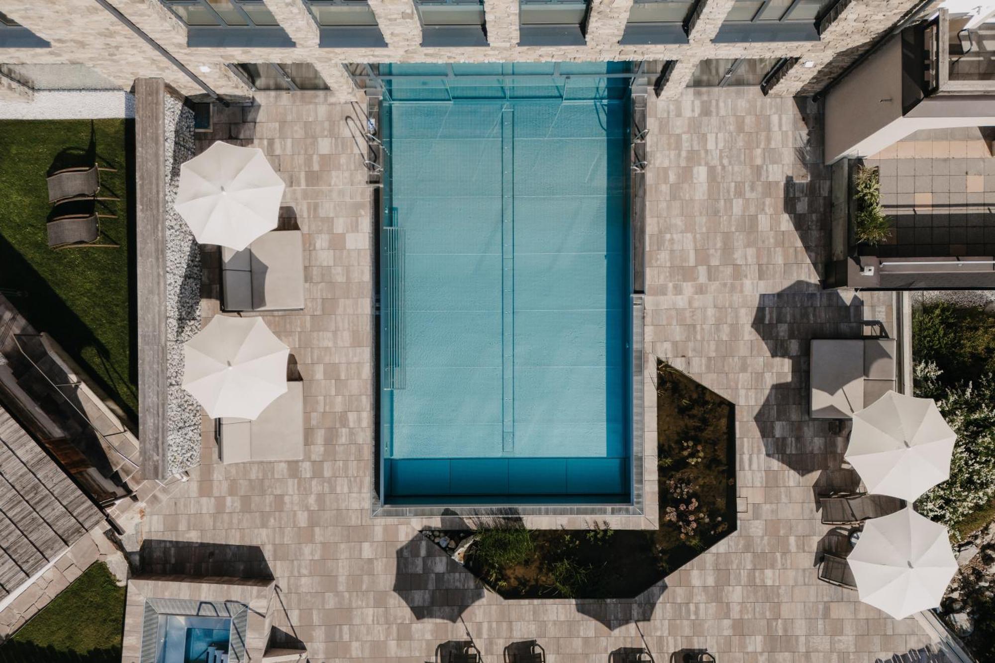 Almgut - Mountain Wellness Hotel Занкт-Марґаретен-ім-Лунґау Екстер'єр фото