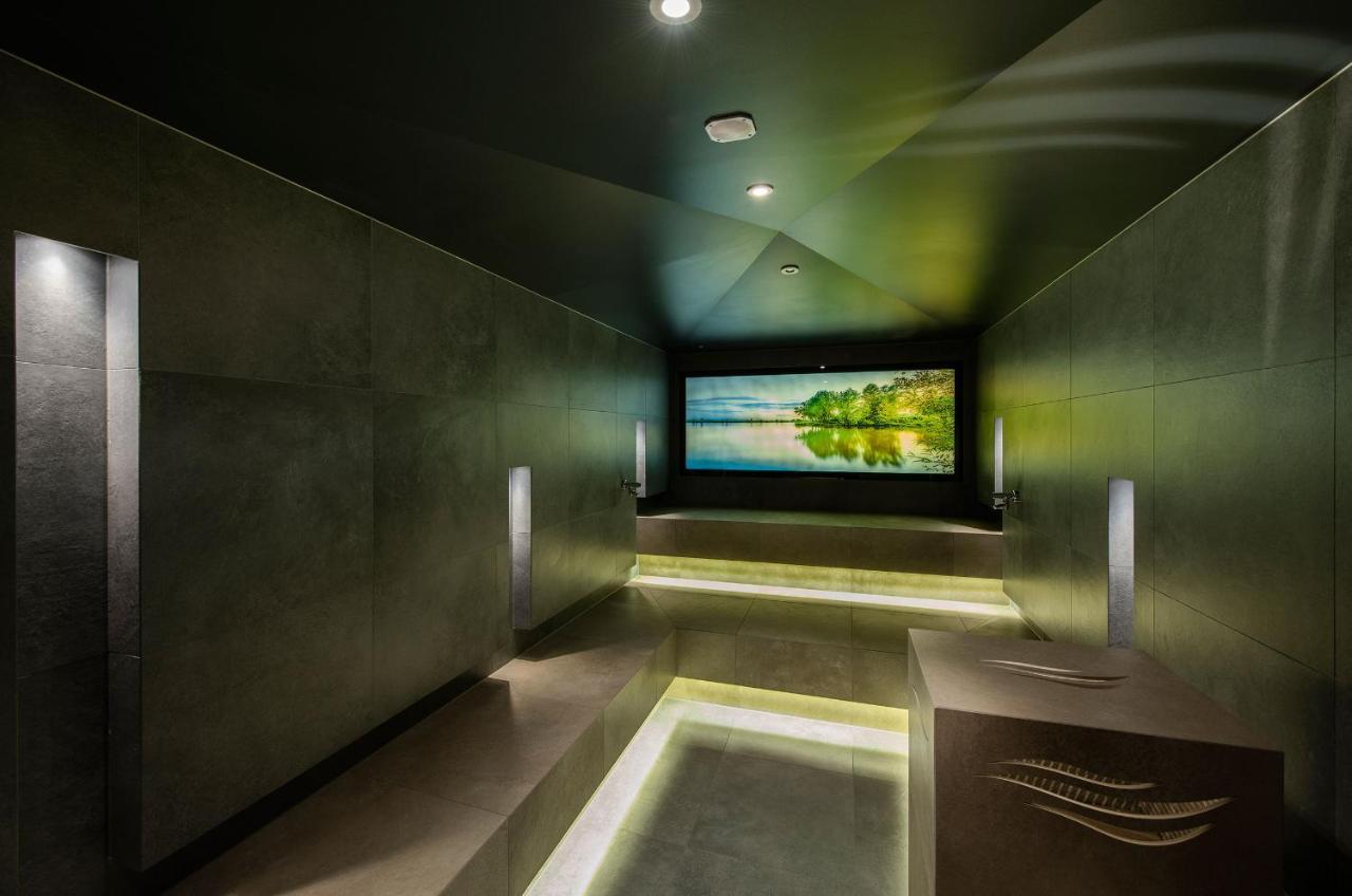 Almgut - Mountain Wellness Hotel Занкт-Марґаретен-ім-Лунґау Екстер'єр фото