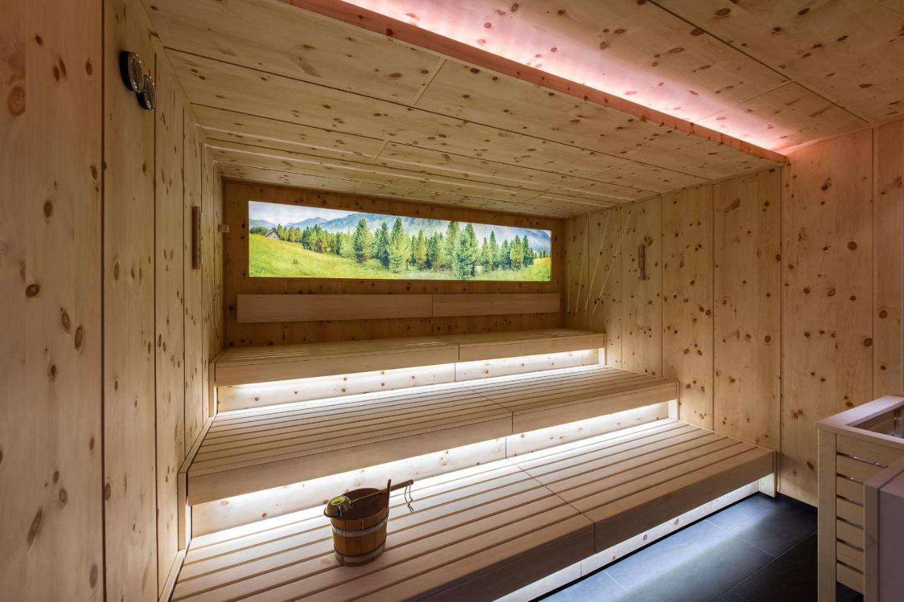 Almgut - Mountain Wellness Hotel Занкт-Марґаретен-ім-Лунґау Екстер'єр фото