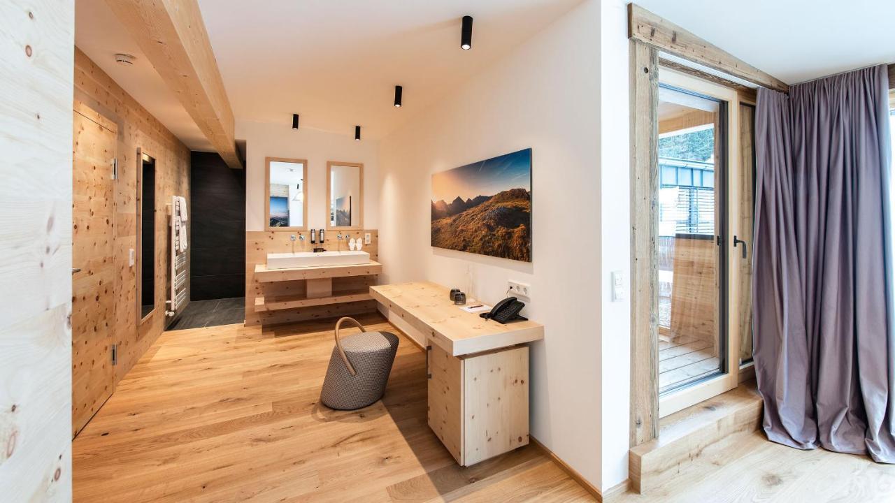 Almgut - Mountain Wellness Hotel Занкт-Марґаретен-ім-Лунґау Екстер'єр фото